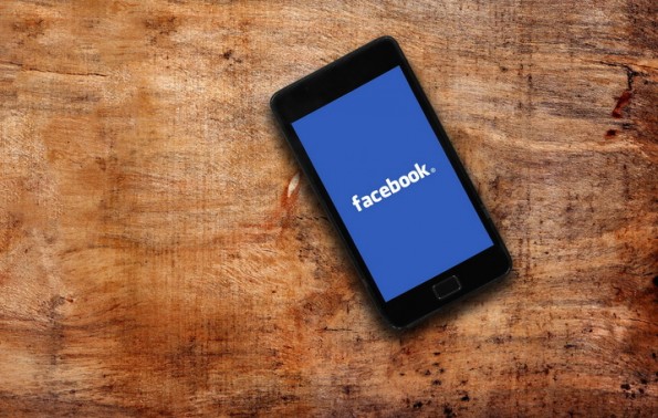 Facebook at Work: Die Royal Bank of Scotland ist der erste Großkunde der Plattform. (Bild: georgemphoto / Shutterstock.com)